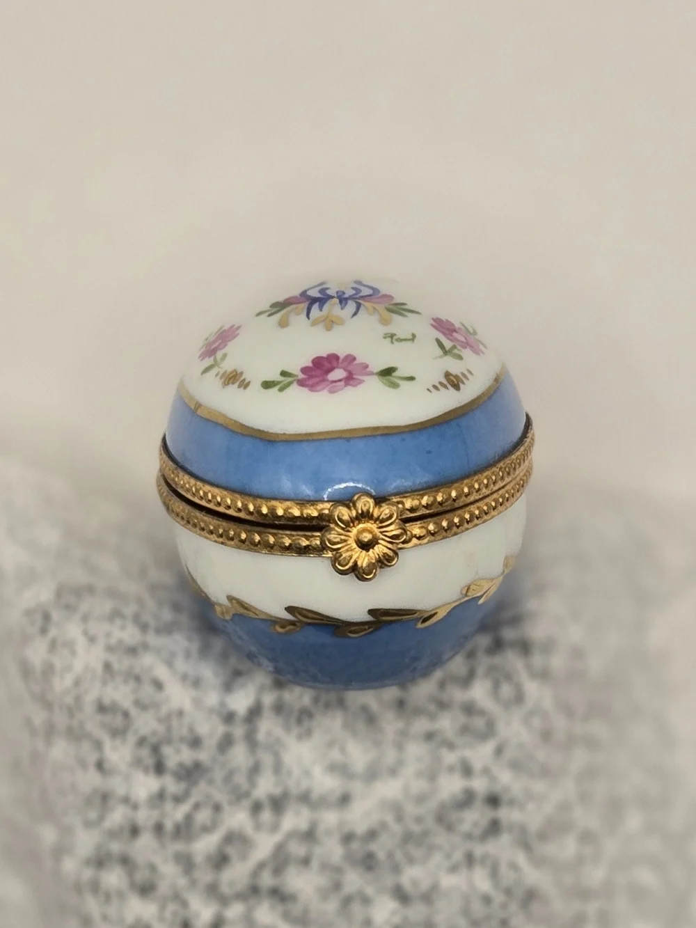 Limoges France Paris Style Porcelain Trinket Box Hand Decorated Floral Blue Gold